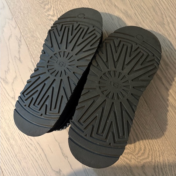 UGG Tazz Suede And Sheepskin Slippers - Picture 8 of 9